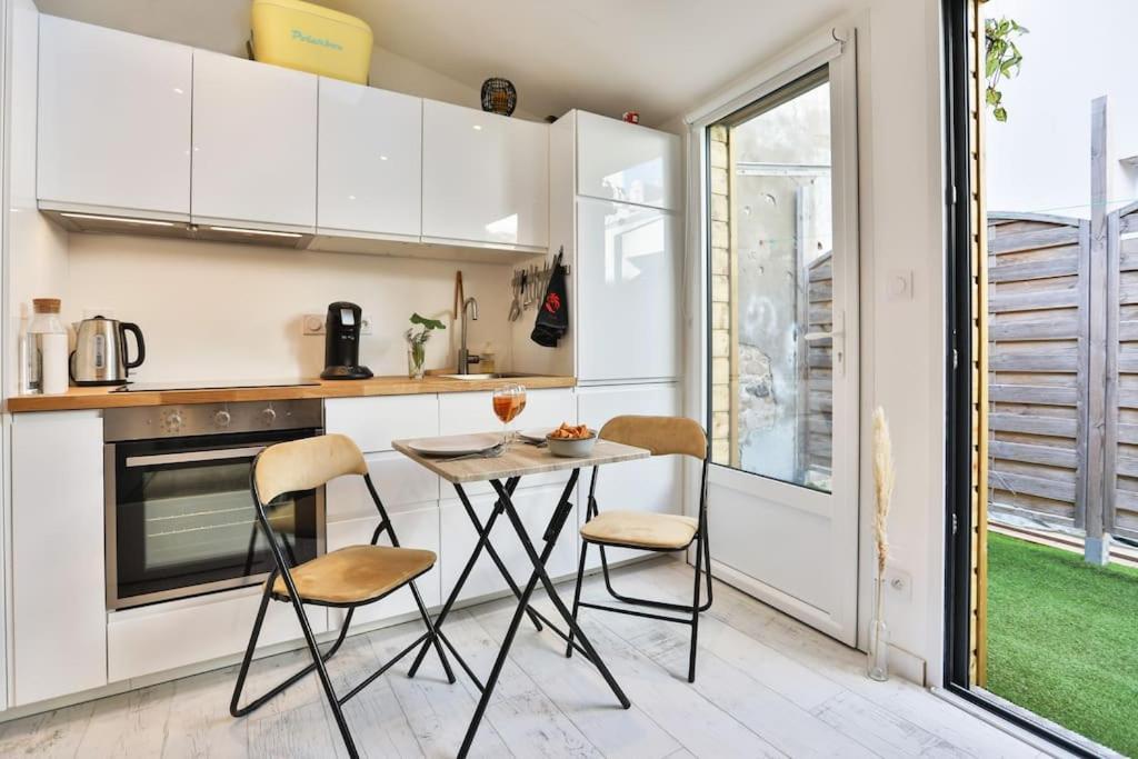 Tiny Studio Terrasse, Hypercentre La Plage A 2 Pas ! Ле-Сабль-д’Олон Экстерьер фото